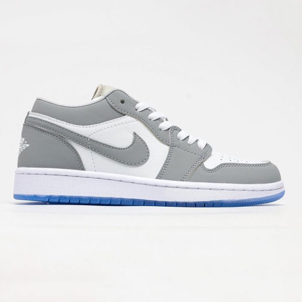 جردن وان ولف گری Jordan 1 Low Wolf Grey