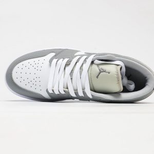 جردن وان ولف گری Jordan 1 Low Wolf Grey