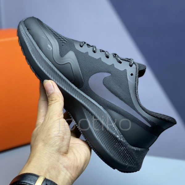 نایک وین فلو 8 شیلد Nike Winflo 8 Shield