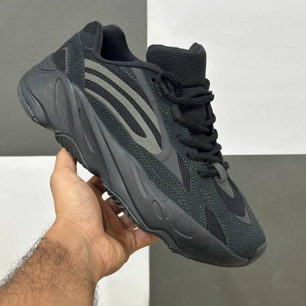 آدیداس یزی بوست Adidas Yeezy Boost 700