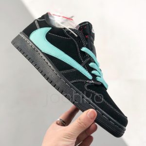 جردن وان Jordan 1 Low Travis Scott