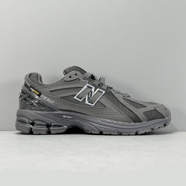 New Balance 1906R Cordura Magnet