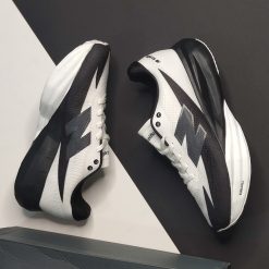 نیوبالانس فیول سل ربل New Balance FuelCell Rebel مشکی سفید