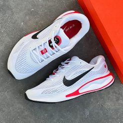نایکی جرنی ران سفید / قرمز / مشکی Nike Journey Run White Fire Red Cement Grey Black
