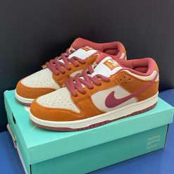 نایک اس بی دانک لو پرو دارک راست سیدر Nike SB Dunk Low Pro Dark Russet Cedar