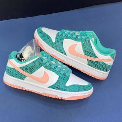 نایک اس بی دانک لو فیروزه‌ای پوست ماری Nike Dunk Low Snakeskin Washed Teal Bleached Coral