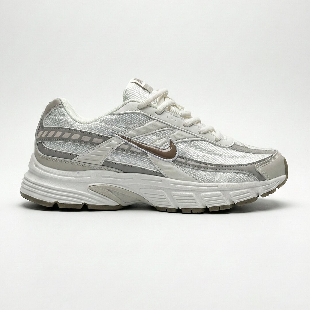 نایک اینیشیتور سفید خاکستری قهوهای Nike Initiator Phantom Light Bone Sail Brown IB4339-001 1 نایک اینیشیتور سفید خاکستری قهوهای Nike Initiator Phantom Light Bone Sail Brown IB4339-001